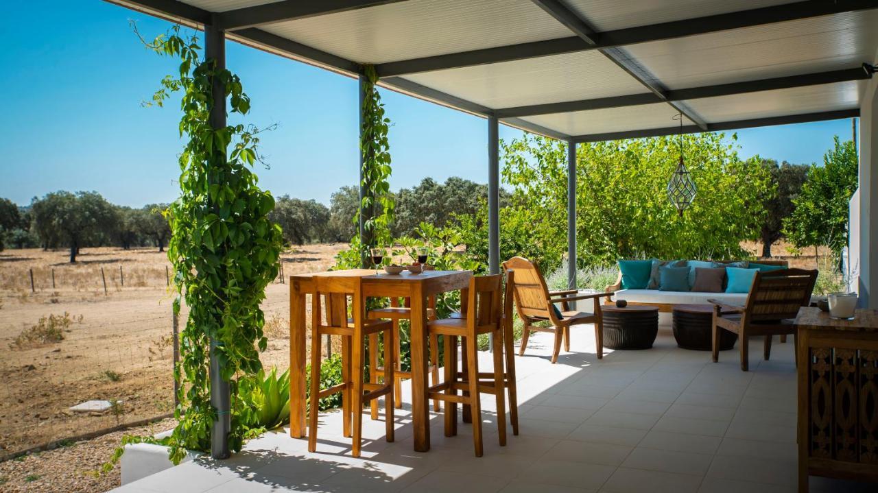 Herdade Dos Alfanges "The Barn" Viana do Alentejo Ngoại thất bức ảnh